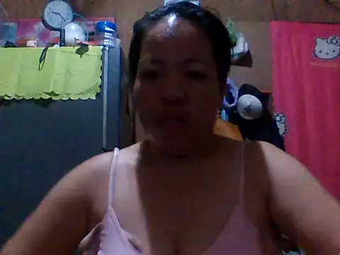 Snapshot of sweet_lhyn chatting on May 7, 1:27 pm sweet lhyn online show from May 7, 1:27 pm