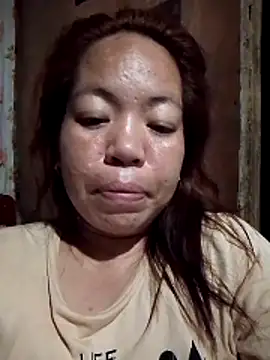 Snapshot of sweet_lhyn chatting on May 22, 1:06 pm sweet lhyn online show from May 22, 1:06 pm