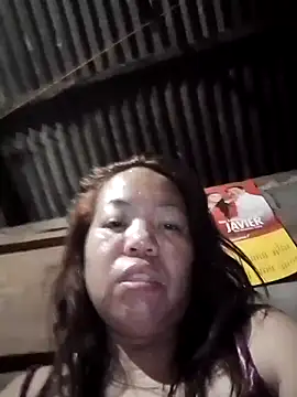 Snapshot of sweet_lhyn chatting on May 23, 1:26 pm sweet lhyn online show from May 23, 1:26 pm