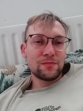 Snapshot of GaryJohnson79 chatting on February 26, 12:59 pm GaryJohnson79 online show from February 26, 12:59 pm