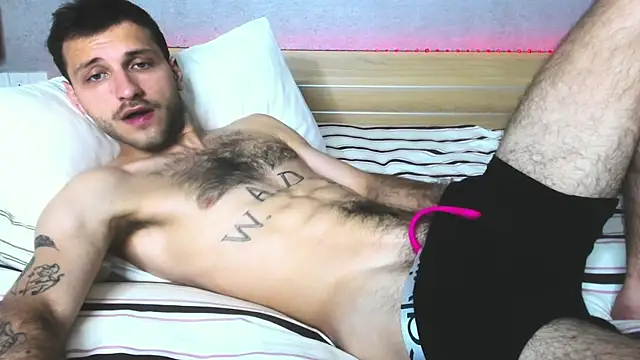 DarkRogue19 online show from March 28, 4:50 pm