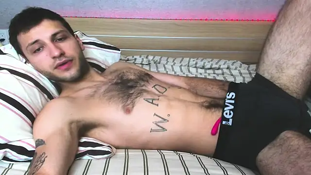 DarkRogue19 online show from April 11, 5:23 am