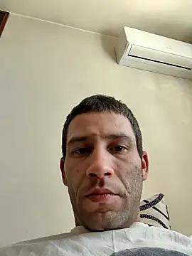 Snapshot of BreezedAirplane chatting on November 1, 10:39 am BreezedAirplane online show from November 1, 10:39 am