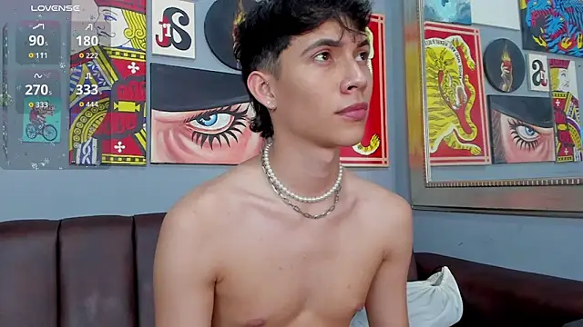 AronTawers online show from April 4, 7:22 pm