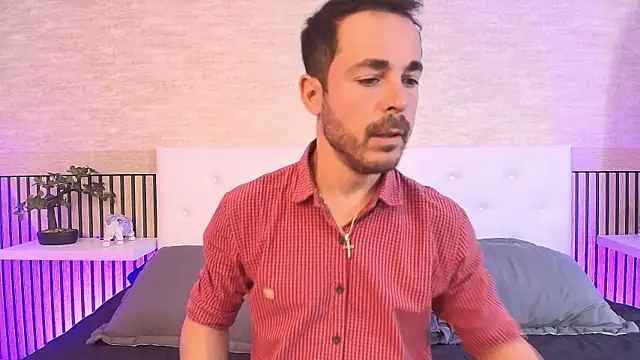 Snapshot of Adams_Sanz chatting on April 7, 7:14 pm Adams Sanz online show from April 7, 7:14 pm