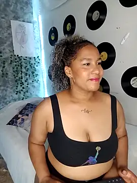 medusafox  online show from March 27, 4:40 am