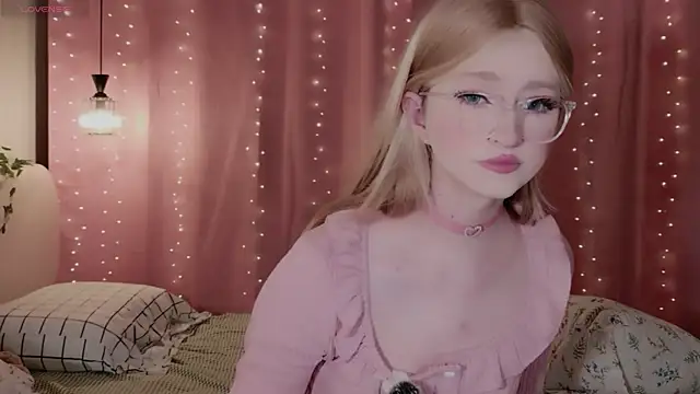 effy dollie online show from April 17, 4:54 pm