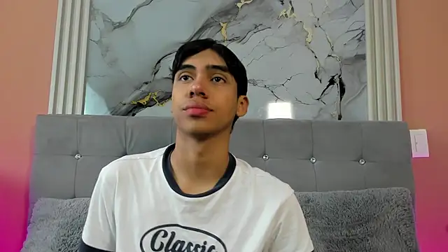 Snapshot of Eros_Lux chatting on April 24, 12:18 pm Eros Lux online show from April 24, 12:18 pm