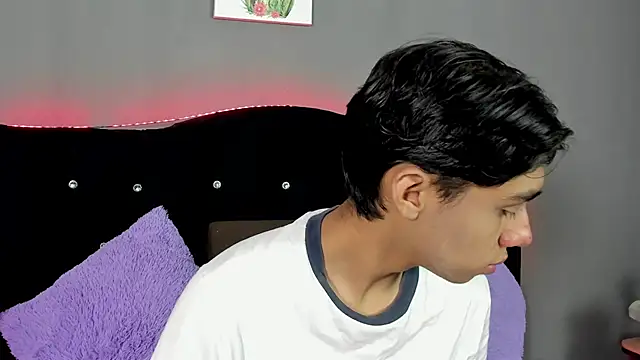 Snapshot of Eros_Lux chatting on April 29, 12:09 pm Eros Lux online show from April 29, 12:09 pm