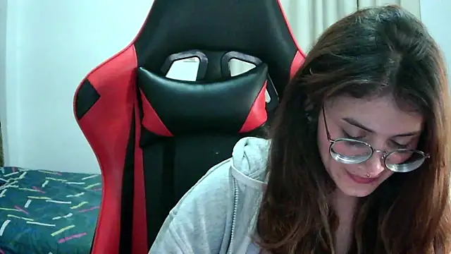 Snapshot of Sparkyvape chatting on February 27, 8:42 pm Sparkyvape online show from February 27, 8:42 pm