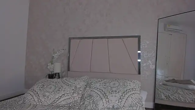 Arii wilde online show from April 14, 12:22 pm