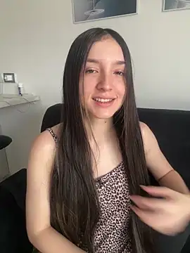 xluxulua online show from March 15, 10:05 pm