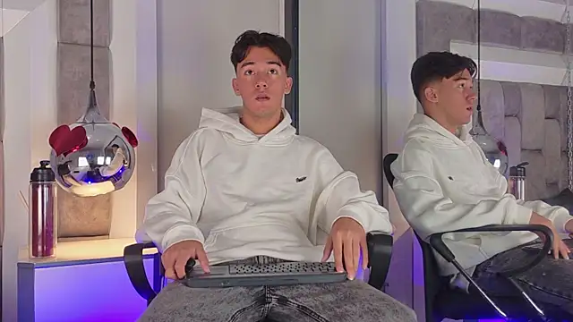 Austin Reedss online show from April 7, 1:22 pm