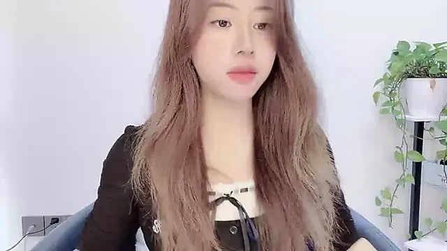 Snapshot of Baixi-01 chatting on May 12, 4:20 am Baixi-01 online show from May 12, 4:20 am