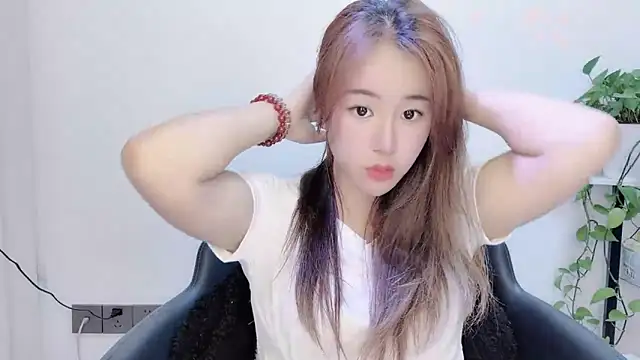 Snapshot of Baixi-01 chatting on May 17, 12:34 pm Baixi-01 online show from May 17, 12:34 pm