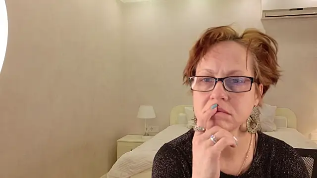 LioraWeiss online show from March 27, 7:58 am