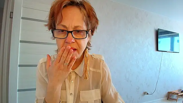 LioraWeiss online show from May 4, 5:36 am