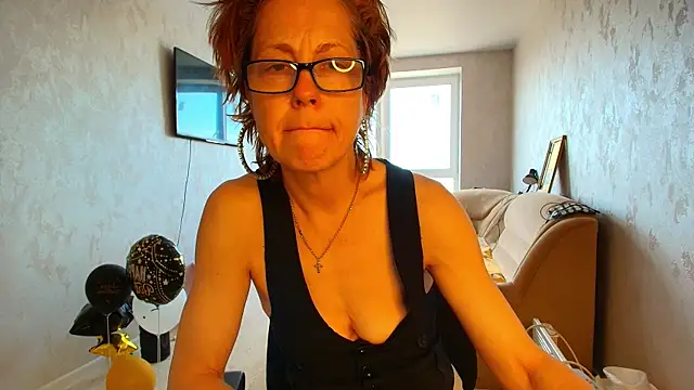 LioraWeiss online show from May 20, 6:52 am