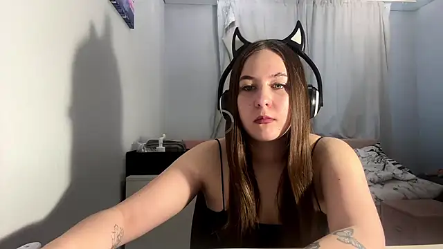 SheryllPickrel online show from March 4, 1:06 pm