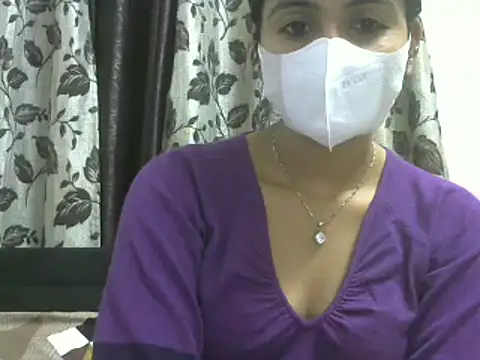 Snapshot of keyswee chatting on January 2, 5:39 pm keyswee online show from January 2, 5:39 pm