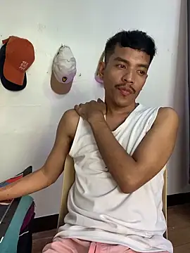 Snapshot of asian_darlingcummersxXx chatting on April 21, 7:25 am asian darlingcummersxXx online show from April 21, 7:25 am