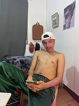 Snapshot of asian_darlingcummersxXx chatting on April 26, 4:21 am asian darlingcummersxXx online show from April 26, 4:21 am