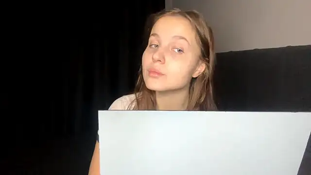 Snapshot of LowriseZiziphus chatting on February 28, 3:13 pm LowriseZiziphus online show from February 28, 3:13 pm