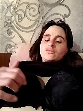 Snapshot of Stellary3752 chatting on April 18, 11:47 am Stellary3752 online show from April 18, 11:47 am