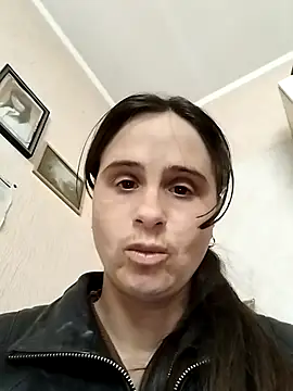 Snapshot of Stellary3752 chatting on June 2, 10:50 am Stellary3752 online show from June 2, 10:50 am