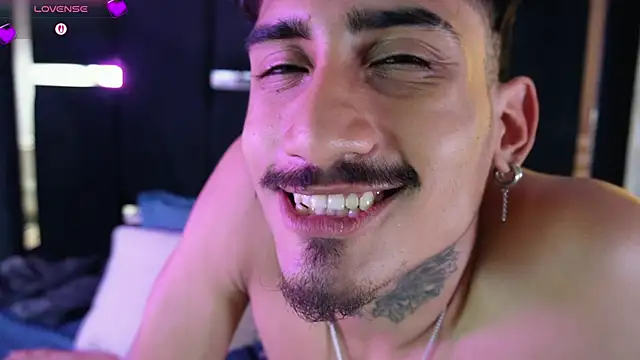 Snapshot of Dark_Eros_ chatting on February 28, 7:37 pm Dark Eros online show from February 28, 7:37 pm