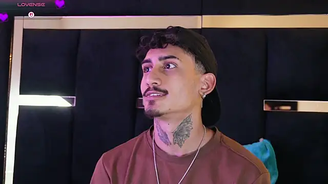 Snapshot of Dark_Eros_ chatting on March 2, 7:32 pm Dark Eros online show from March 2, 7:32 pm