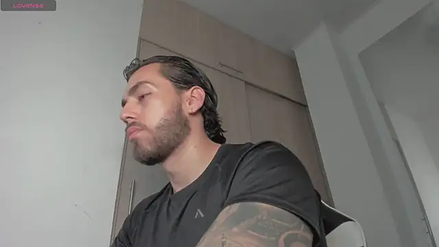 Axel  Blaze online show from June 17, 1:34 pm