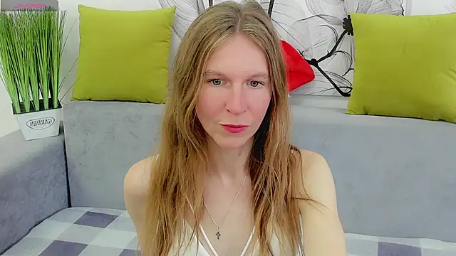 Mira XOo online show from April 14, 2:01 pm