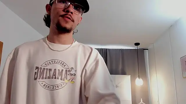 Snapshot of Briian__ chatting on July 14, 8:25 pm Briian online show from July 14, 8:25 pm