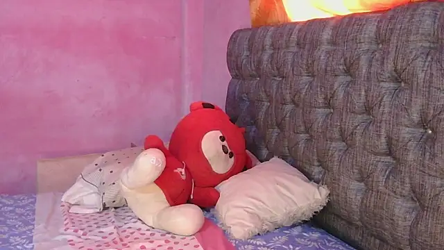 Snapshot of mia_luna88 chatting on February 27, 5:13 pm mia luna88 online show from February 27, 5:13 pm