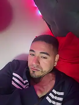 Snapshot of amon_1998 chatting on February 26, 4:00 am amon 1998 online show from February 26, 4:00 am