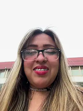 Moon Velvet  online show from March 7, 10:51 pm