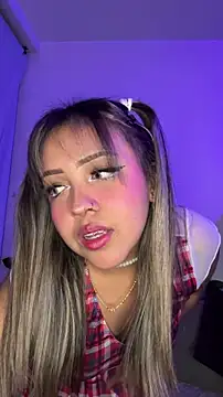 Moon Velvet  online show from March 21, 12:26 am