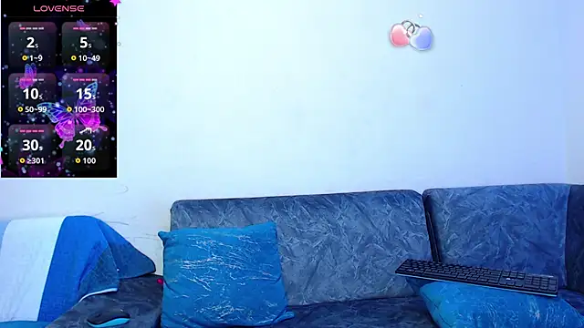 dulce petite69 online show from April 17, 6:16 am