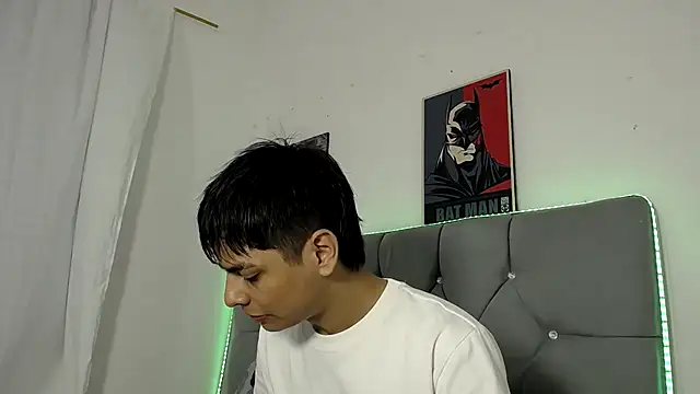 Logan Jhonson19 online show from April 12, 2:05 am