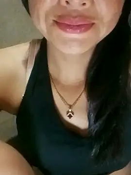 Snapshot of rinrin7700 chatting on June 7, 8:34 pm rinrin7700 online show from June 7, 8:34 pm