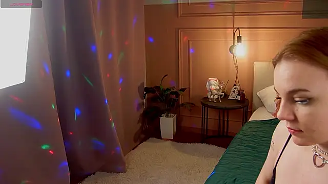 Glow Margo online show from March 24, 1:10 am