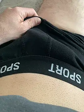 Snapshot of dim6180 chatting on February 25, 11:53 am dim6180 online show from February 25, 11:53 am