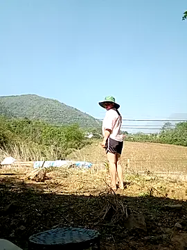 lyly sexx online show from April 12, 1:54 am