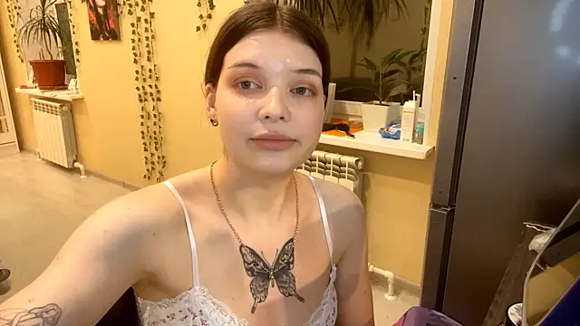 TracyDenoon online show from March 1, 4:31 pm