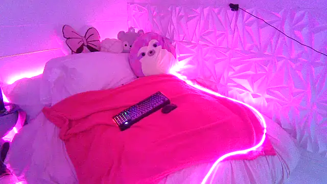 Moongirl117 online show from February 28, 4:41 pm