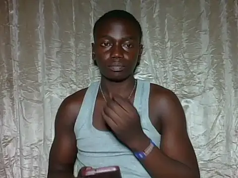 Snapshot of darkerberryguy chatting on April 28, 9:20 pm darkerberryguy online show from April 28, 9:20 pm