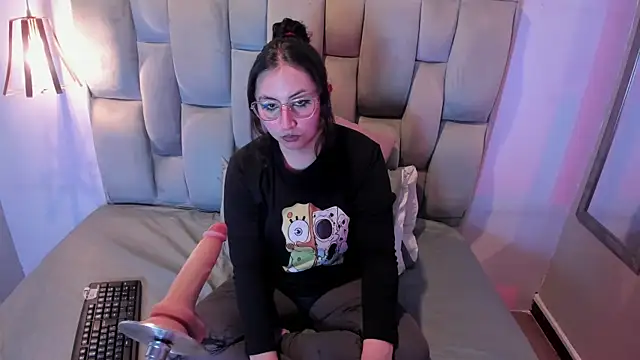 Maddie-LesYoux online show from May 30, 12:35 pm