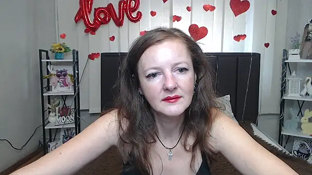 Snapshot of MeganPirs chatting on July 7, 7:23 am MeganPirs online show from July 7, 7:23 am