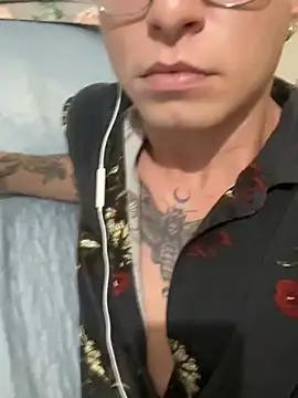 erickmoor2526 online show from March 3, 2:50 am